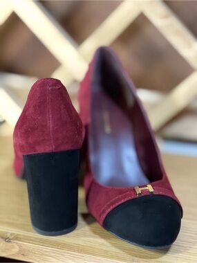 NWOT TOMMY HILFIGER- 3” Chunky Heel/ Deep Burgundy -Blk Toe -“ H” logo Sz 8M